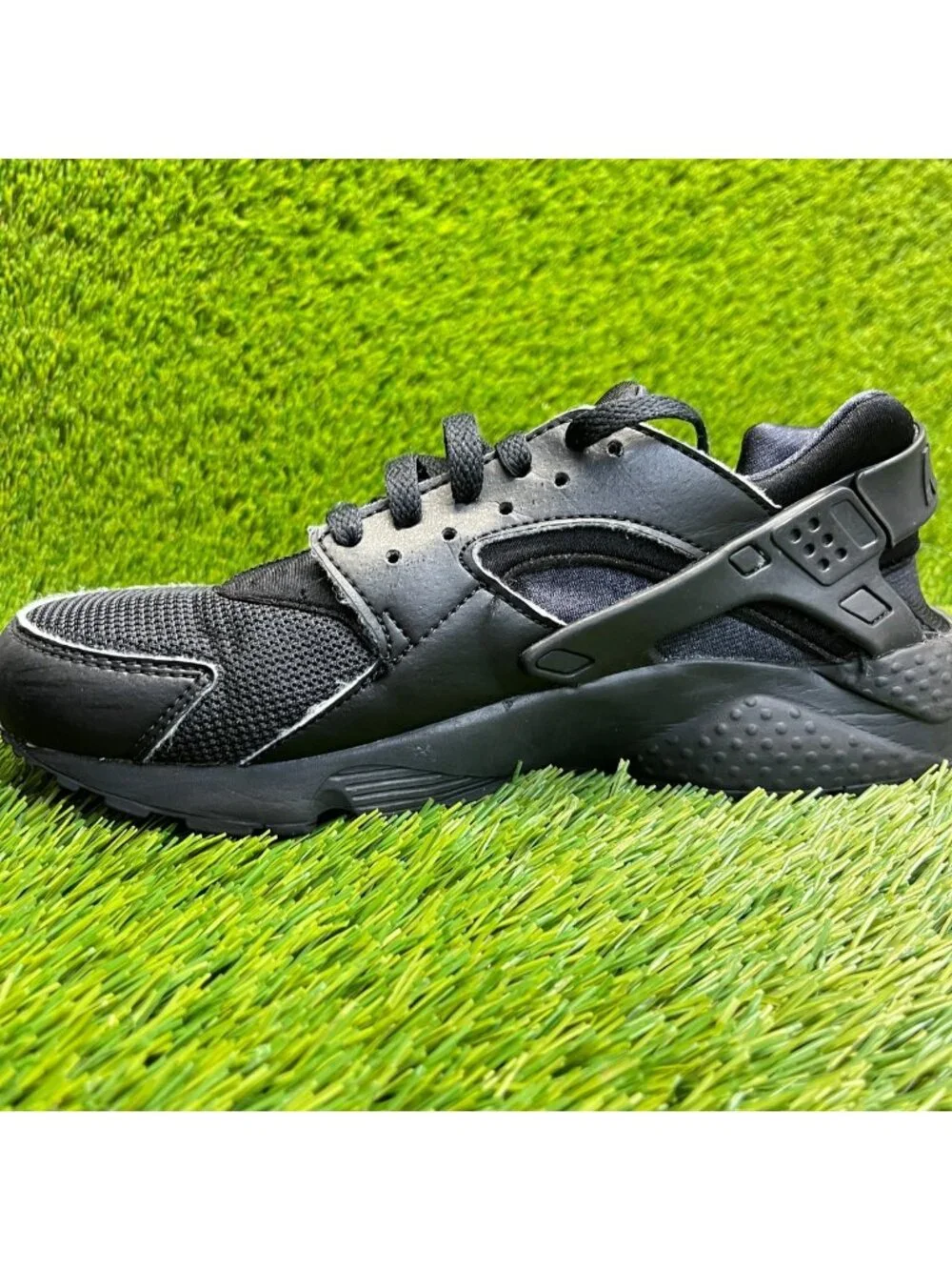 Nike Air Huarache Run Boys Size 7Y Triple Black Athletic Running Shoes Sneakers